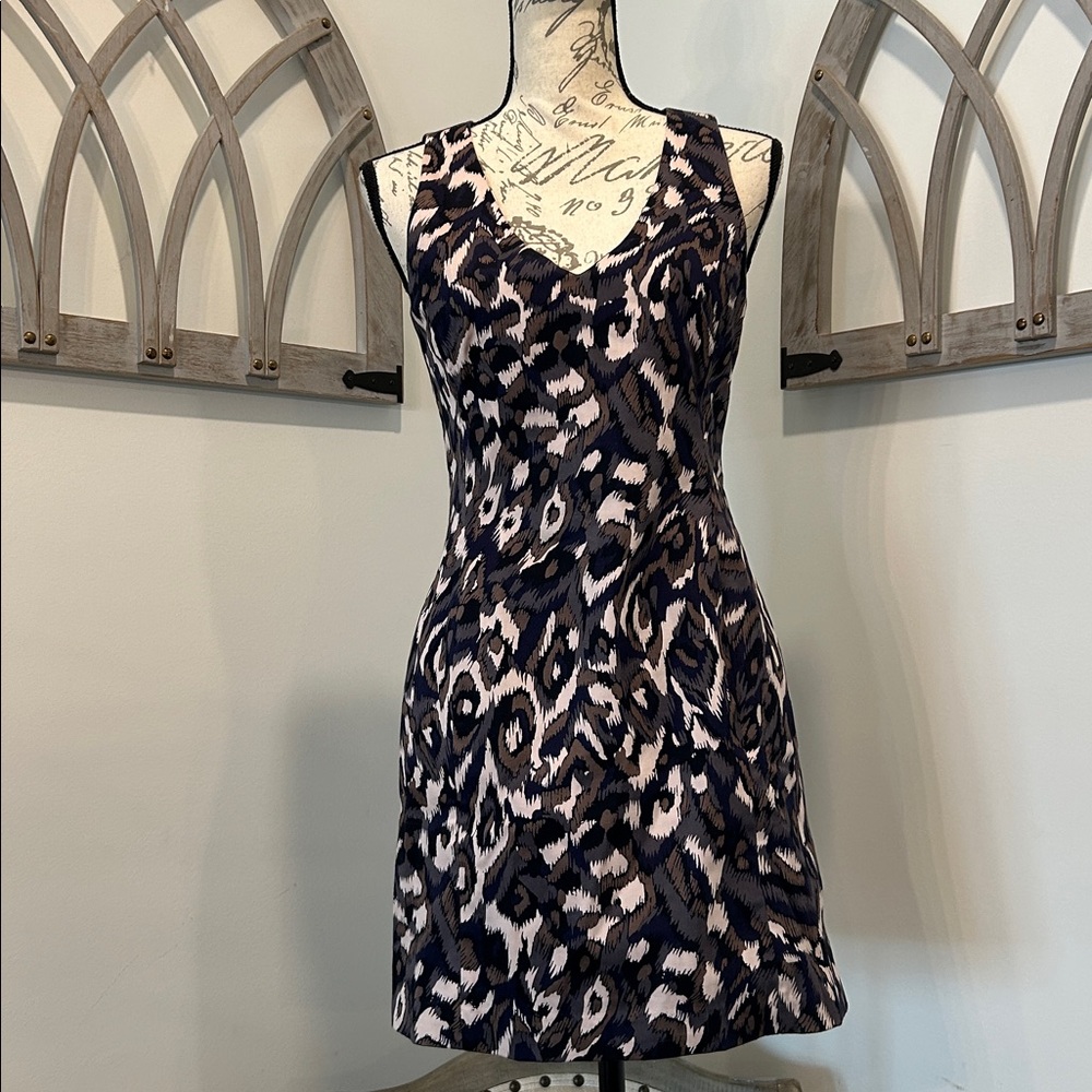 French Connection Camouflage Print Dress V-Neck Sleeveless Flattering Size 6